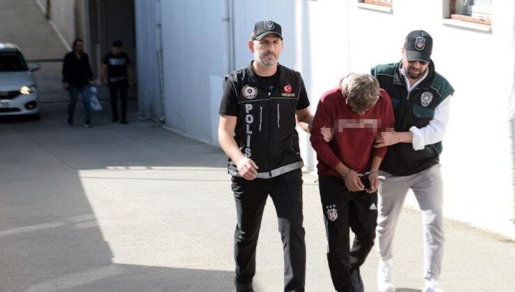 Adana’da uyuşturucu satıcısı yaka paça yakalandı, herkes tişörtündeki yazıya takıldı
