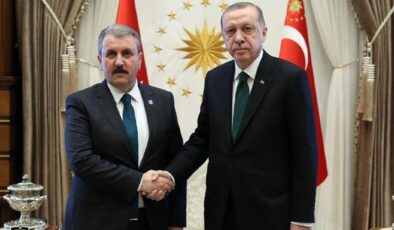 BBP lideri Mustafa Destici “Erdoğan’la görüştük” deyip erken seçim için tarih verdi