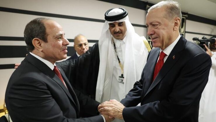 Erdoğan, Sisi ile tokalaştığı fotoğrafın hikayesini anlattı: 45 dakikaya varan bir görüşme gerçekleştirdik