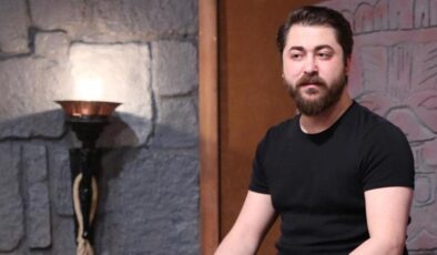 Eşinin paylaşımından dolayı TV8’deki işinden olan Semih Öztürk, boşanıyor
