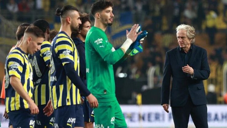 Fenerbahçe’den anlamlı hareket! Jorge Jesus ve futbolculardan 100 kız öğrenciye Cumhuriyet bursu