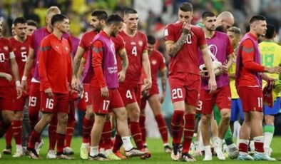 Sırplar, Dünya Kupası’nda ortalığı karıştırdı! Soyunma odasındaki olay flama için FIFA harekete geçti