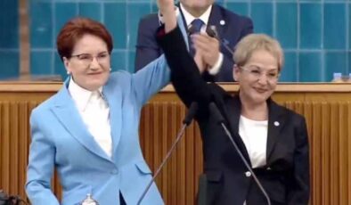 İYİ Parti’ye sürpriz katılım! Eski Devlet Bakanı Melda Bayer’e rozetini bizzat Akşener taktı