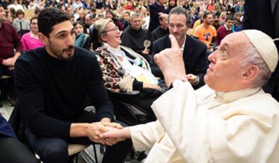 Papa ile buluşan FETÖ’cü Enes Kanter’den skandal sözler! Türkiye’yi şikayet etti