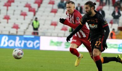 Son Dakika: Aslan liderliği bırakmadı! Galatasaray, Sivasspor’u deplasmanda 2-1’lik skorla mağlup etti