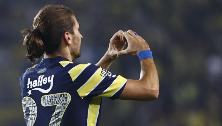 Tepkiler çığ gibi! Fenerbahçelilerin sevgilisi futbolcu yaptığı hareket sonrası taraftara saç baş yoldurttu