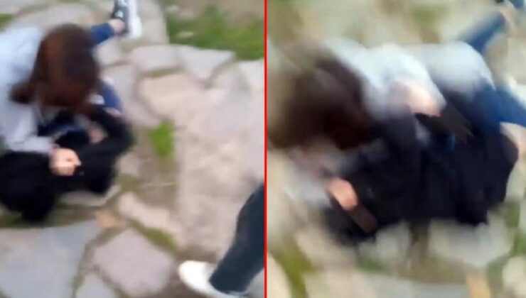 Arkadaşlarını yere düşürüp dövdüler, videoda duyulan bir söz kan donduruyor: Kafasını yer vur
