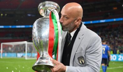 Bir döneme damga vuran İtalyan futbolcu Gianluca Vialli hayatını kaybetti