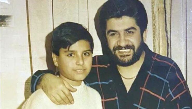 Şarkıcı Alişan, hayatını kaybeden Burhan Çaçan’la olan fotoğrafını paylaştı: Sene 1989 13 yaşındayım