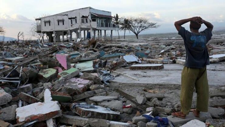 Son Dakika: Endonezya’da 7.7 büyüklüğünde deprem! Tsunami uyarısı yapıldı