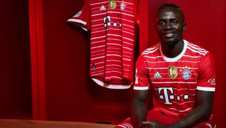 Bayern Münih’in yıldızı Mane, uçaktaki pozuyla Müslüman hayranlarını mest etti