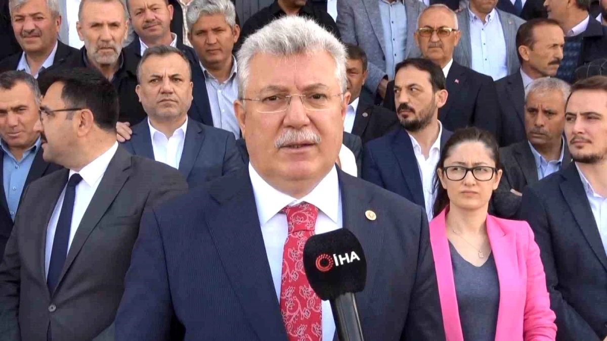 AK Parti Küme Lider Vekili Akbaşoğlu’ndan İmamoğlu’na reaksiyon: “Bütün pazarcı esnafından özür dilemeye davet ediyorum”