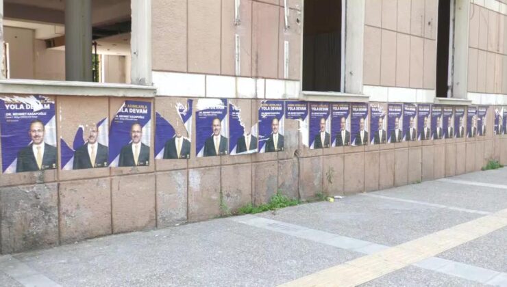 AKP İzmir Milletvekili Adayı Mehmet Kasapoğlu’nun afişleri Basmane’de yapıştırıldı