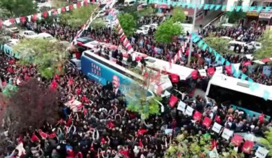 Ankara Büyükşehir Belediye Lideri Mansur Yavaş Mamak’ta vatandaşlarla buluştu