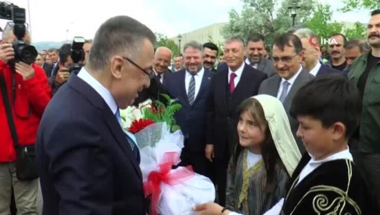 Cumhurbaşkanı Yardımcısı Fuat Oktay, Yunus Emre Termik Santrali ziyaretinde Mansur Yavaş’ı eleştirdi