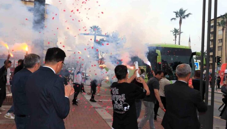 Eşin Group Nazilli Belediyespor U17 Futbol Ekibi coşkuyla karşılandı