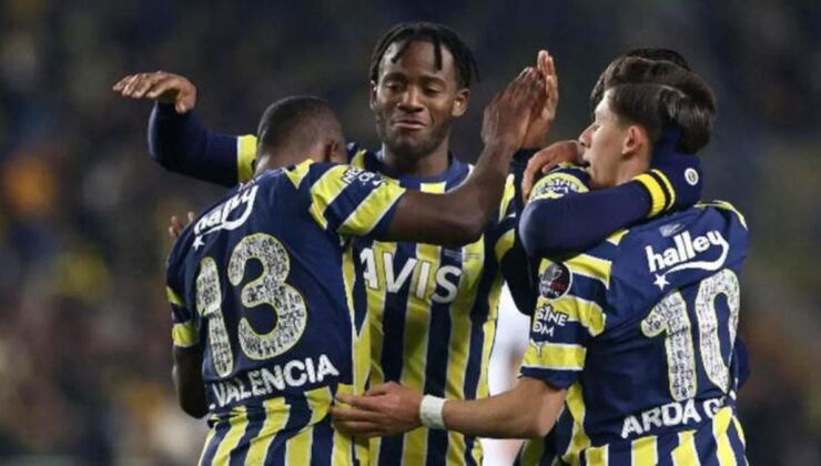 Fenerbahçe’nin golcüsü Valencia için bomba argüman ortaya atıldı! Dönem bitmeden İnternacional kulübüyle mukavele imzaladığına dair sav dolaşıyor