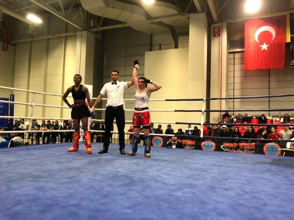 Gümüşhaneli Kick Boksçu Feyzanur Azizoğlu Dünya Şampiyonu Oldu