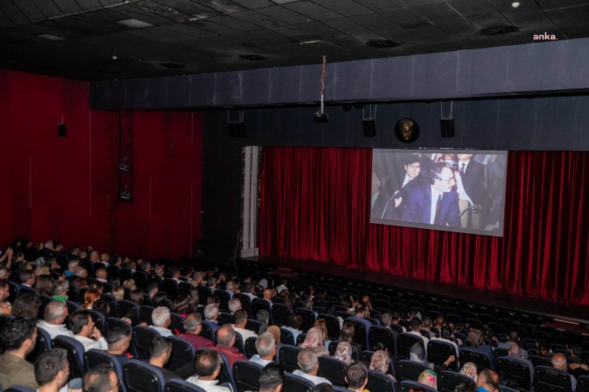 İzmir Büyükşehir Belediye Lideri Tunç Soyer, Kemal Kılıçdaroğlu belgeselini izledi
