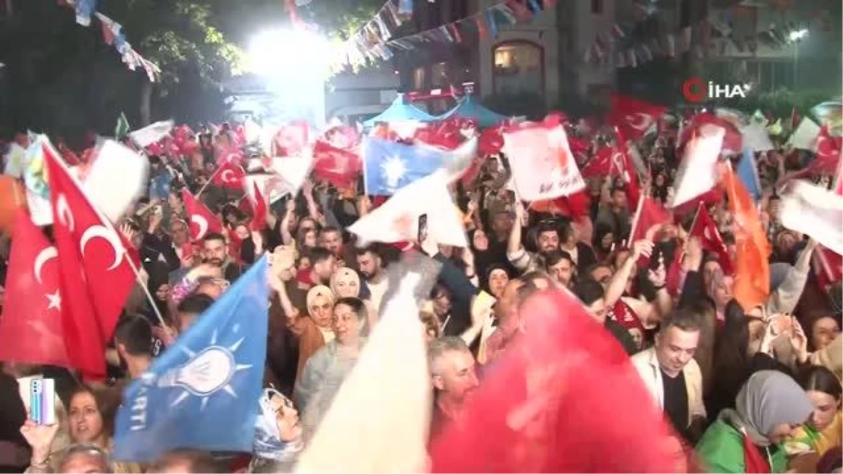 Kocaeli’de seçim kutlaması: Vatandaşlar sokağa akın etti