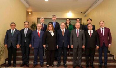 Yeni Azerbaycan Partisi Heyeti Samsun Büyükşehir Belediye Lideri ile Görüştü