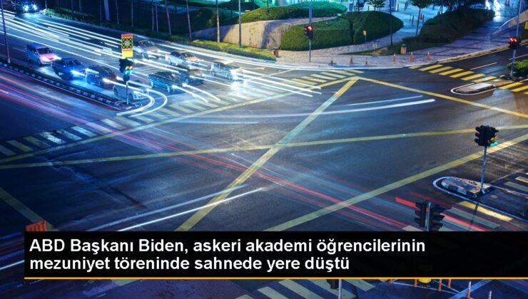 ABD Lideri Joe Biden Mezuniyet Merasiminde Yere Düştü