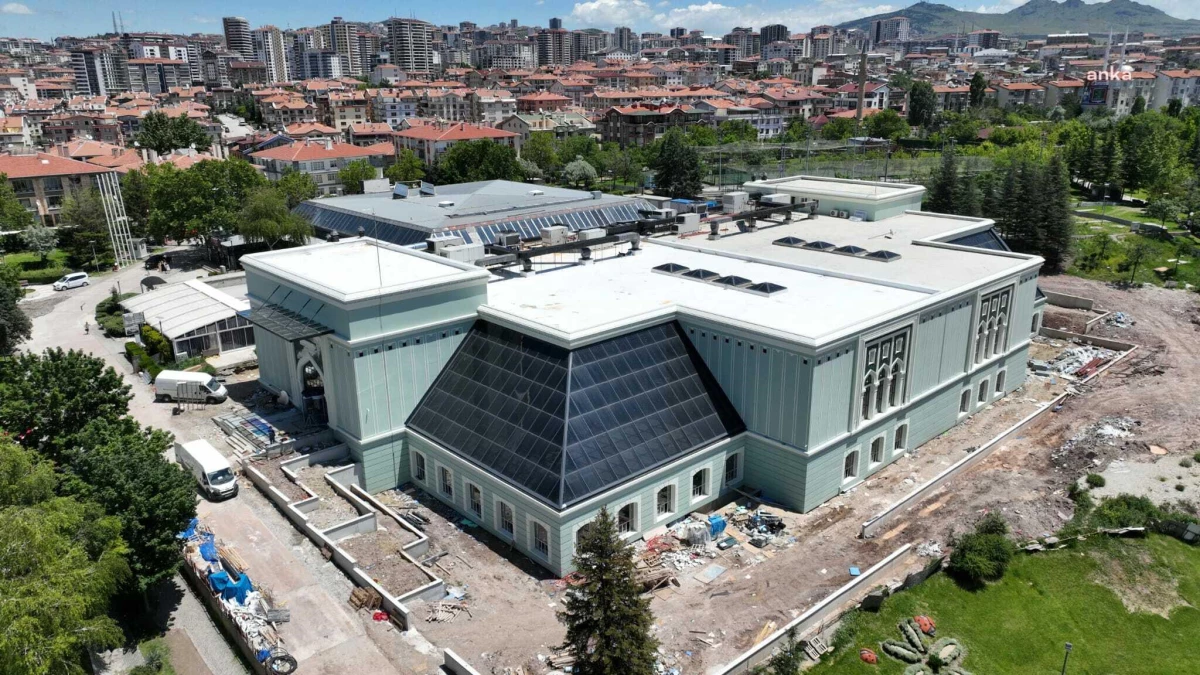 Ankara Büyükşehir Belediyesi, Altınpark Yüzme Havuzu’nda inşaat çalışmalarını sürdürüyor