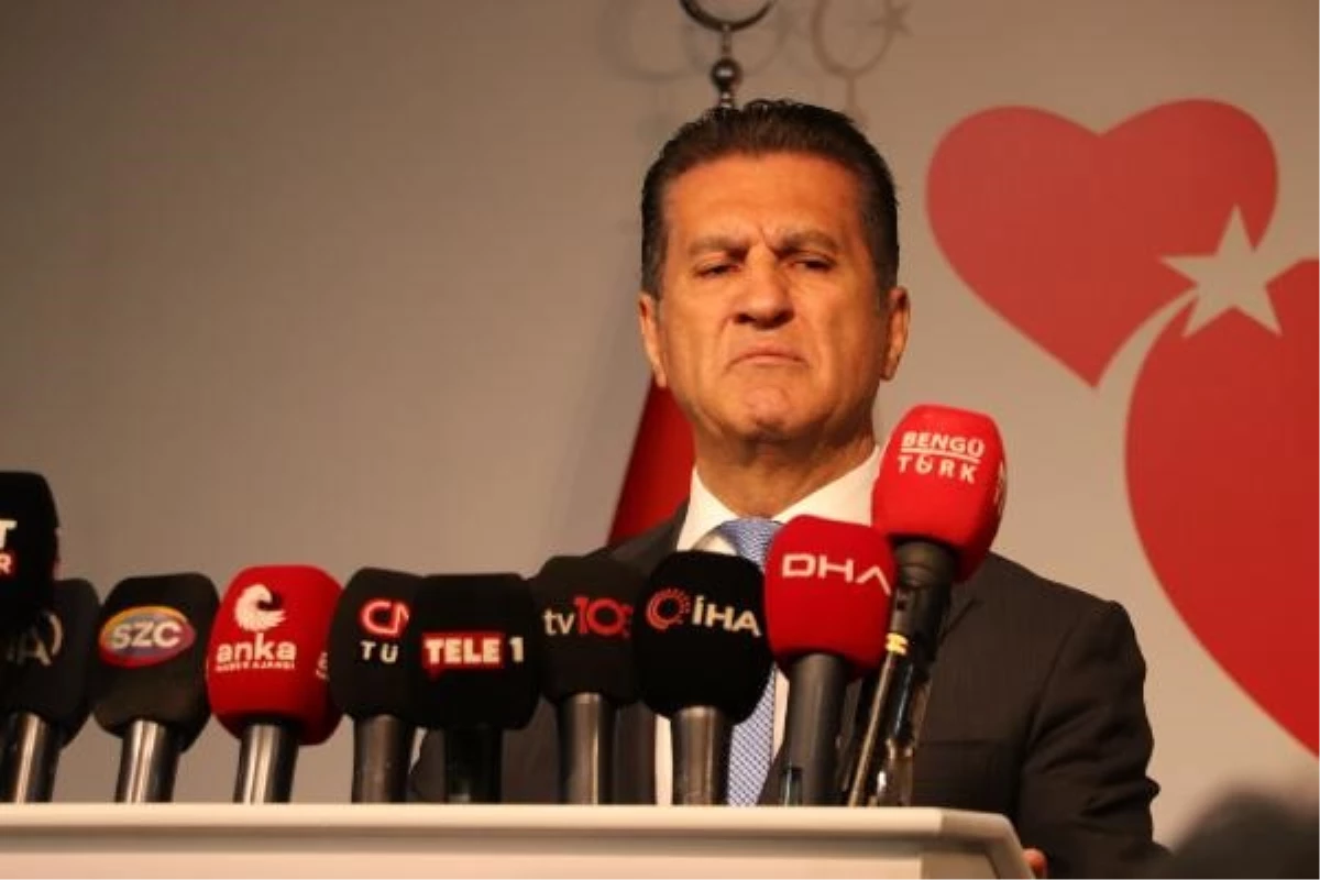 CHP Erzincan Milletvekili Mustafa Sarıgül, Türkiye Değişim Partisi’nin CHP ile birleştiğini açıkladı