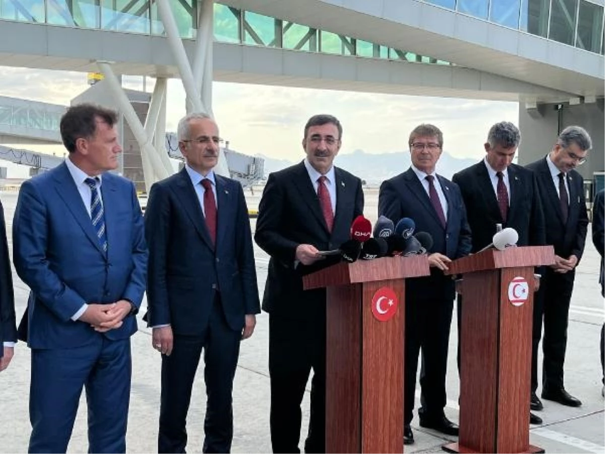 Cumhurbaşkanı Yardımcısı Yeni Ercan Havalimanı Terminal Binasını İnceledi