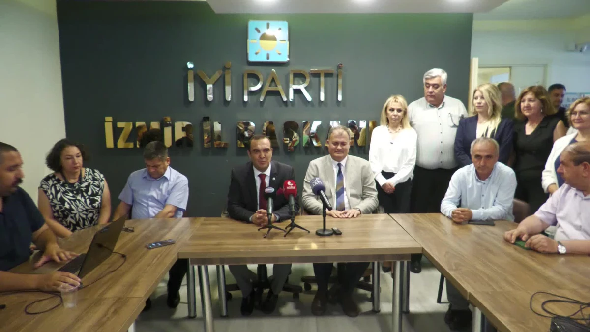ÂLÂ Parti İzmir Vilayet Başkanlığı Kurban Bayramı hasebiyle bayramlaşma merasimi düzenledi
