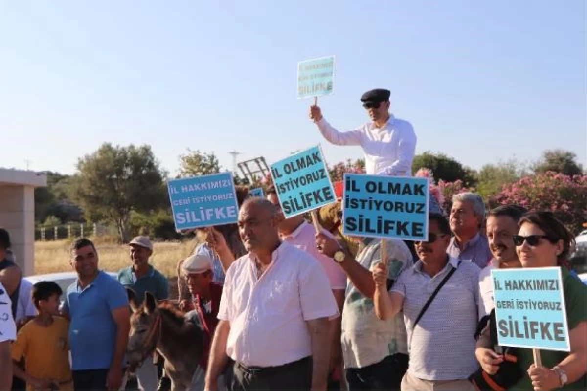 MHP Genel Lideri Bahçeli’nin açıklaması sonrası Silifke ilçesi vilayet olma talebini develi, davul ve zurnalı aktiflikle duyurdu