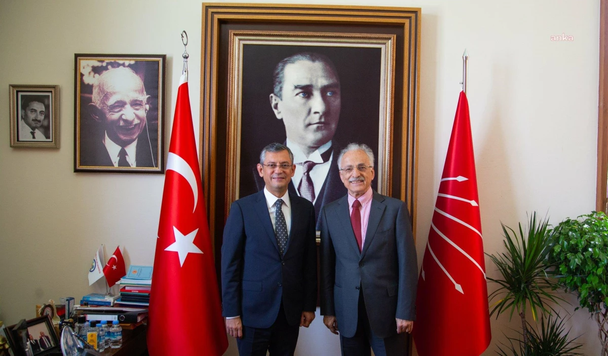 Murat Karayalçın, CHP Küme Lideri Özgür Özel’i ziyaret etti
