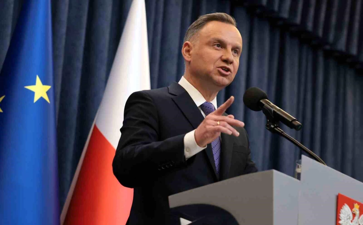 Polonya Devlet Lideri Duda, Rus tesirleri komitesi yasasında değişiklik yapacak