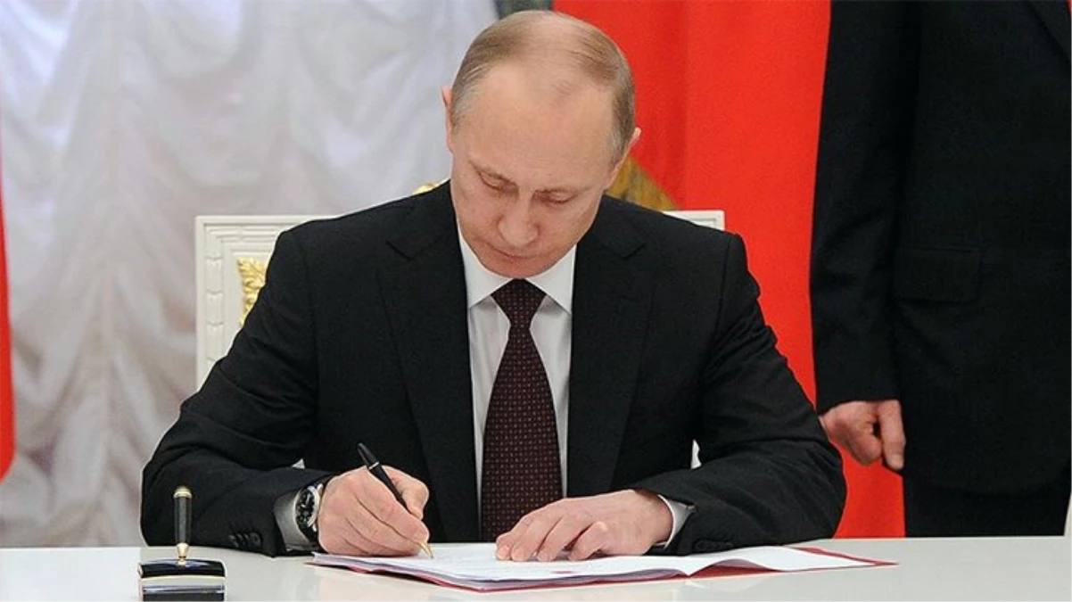 Putin, karar giymiş bireylere kontratlı askerlik imkanı tanıyan maddeyi imzaladı