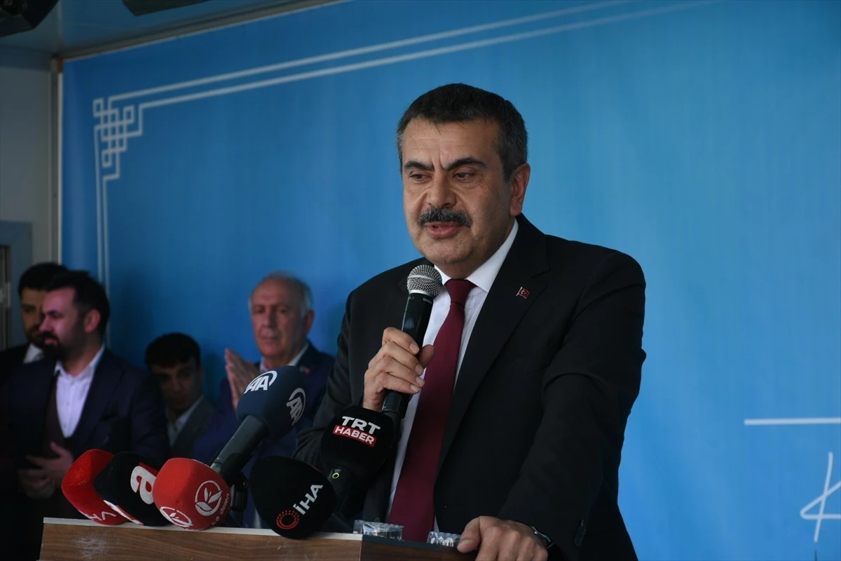 Ulusal Eğitim Bakanı Tekin: Cumhurbaşkanı Erdoğan ahde vefa konusunda dünyaya örnek bir başkan