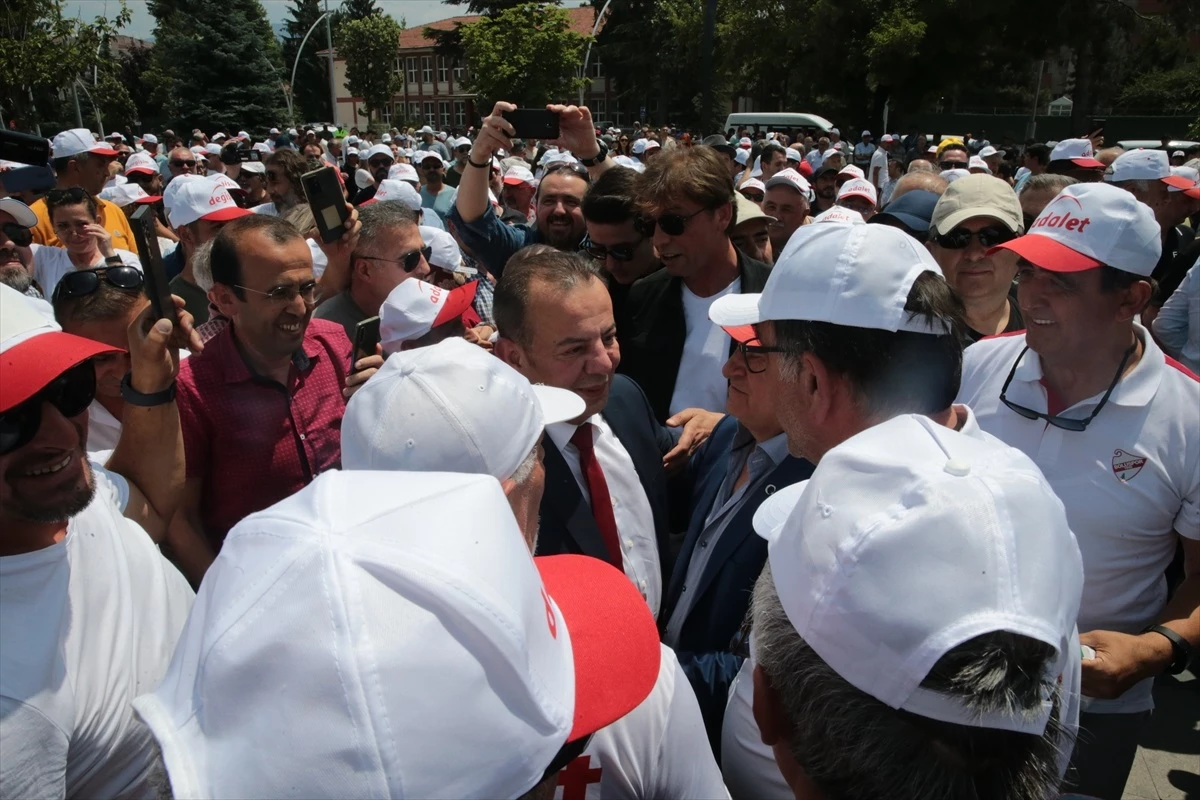 CHP’li Belediye Lideri Tanju Özcan, Adalet ve Değişim Yürüyüşü’nü Başlattı