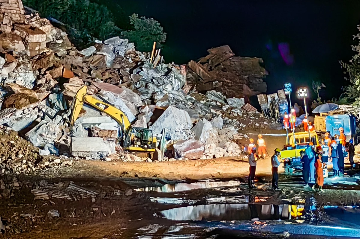 Çin’de Heyelan: 5 Kişi Kurtarıldı, 9 Şahıstan Hala Haber Alınamıyor