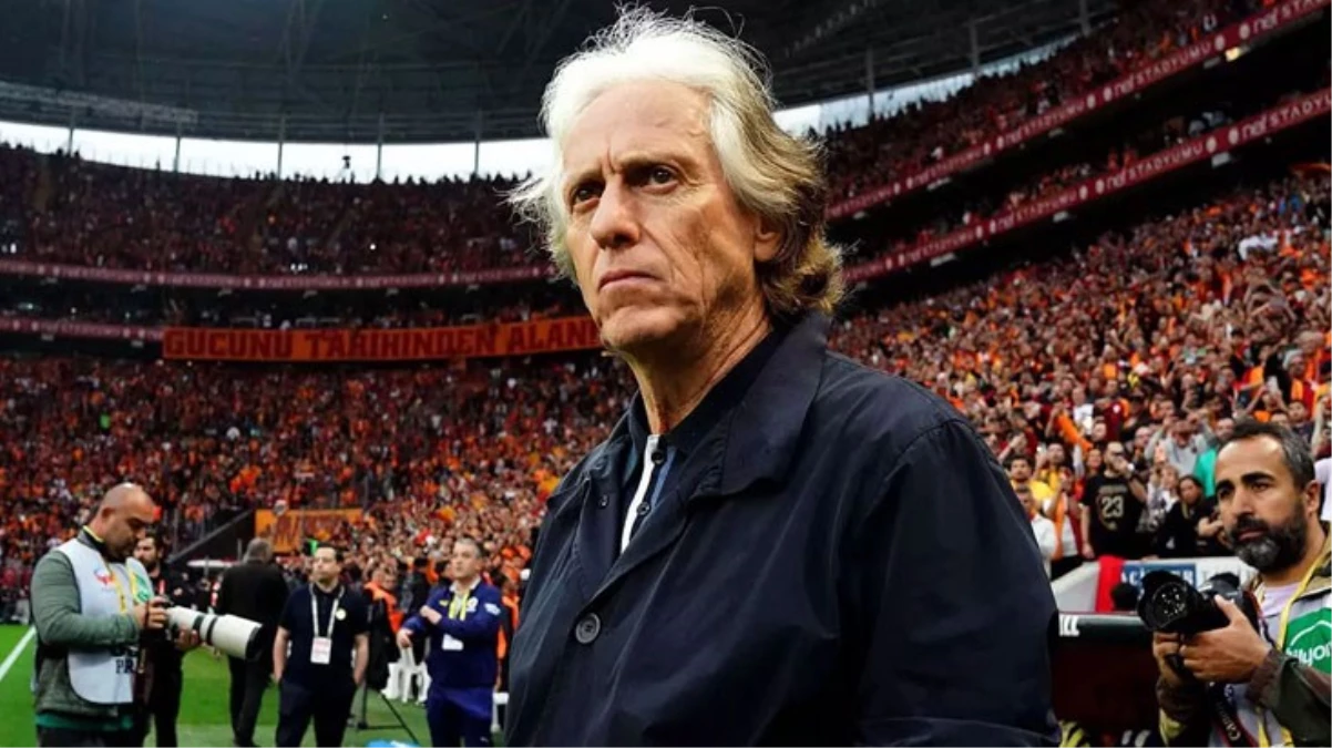 Galatasaray taraftarlarını kızdıracak hamle! Suudi Arabistan’ın yolunu tutan Jorge Jesus, o futbolcuyu da peşinden getirmek istiyor