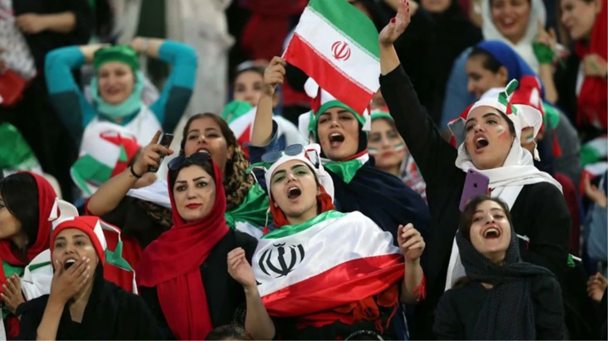 İran’da Futbol Maçlarında Bayanlara Yönelik Stadyum Giriş Yasağı Kaldırıldı