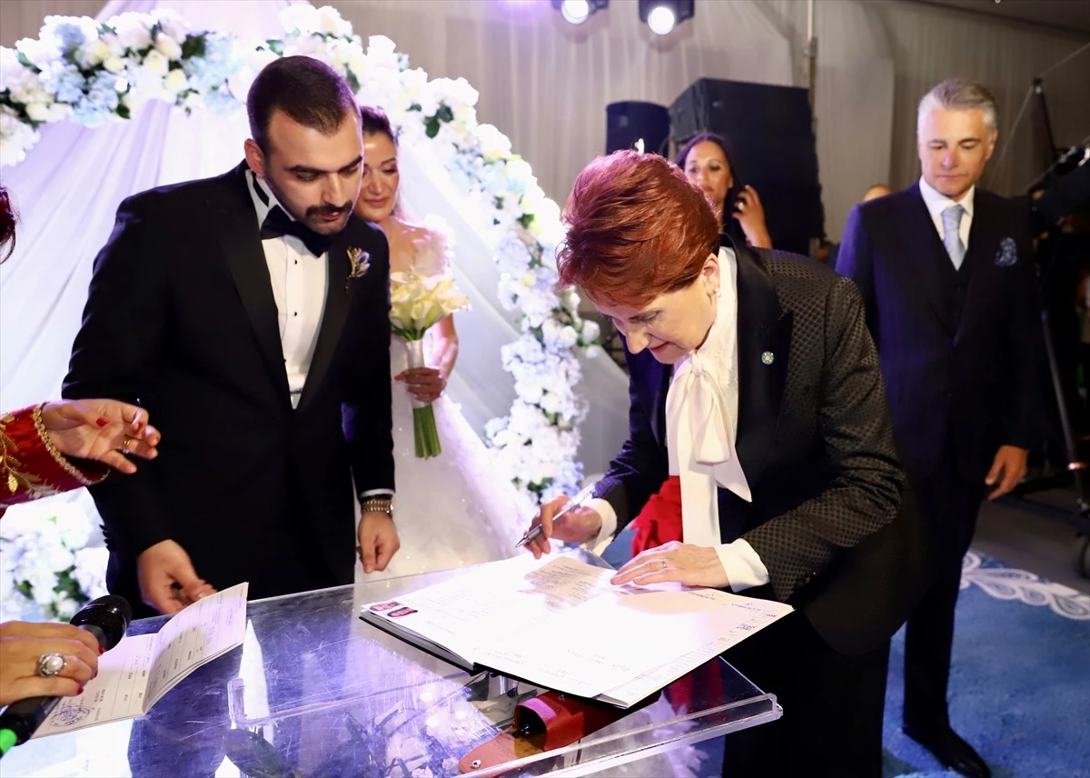 Meral Akşener, GÜZEL Parti Seçim İşleri Lideri’nin kızının düğününde nikah şahidi oldu