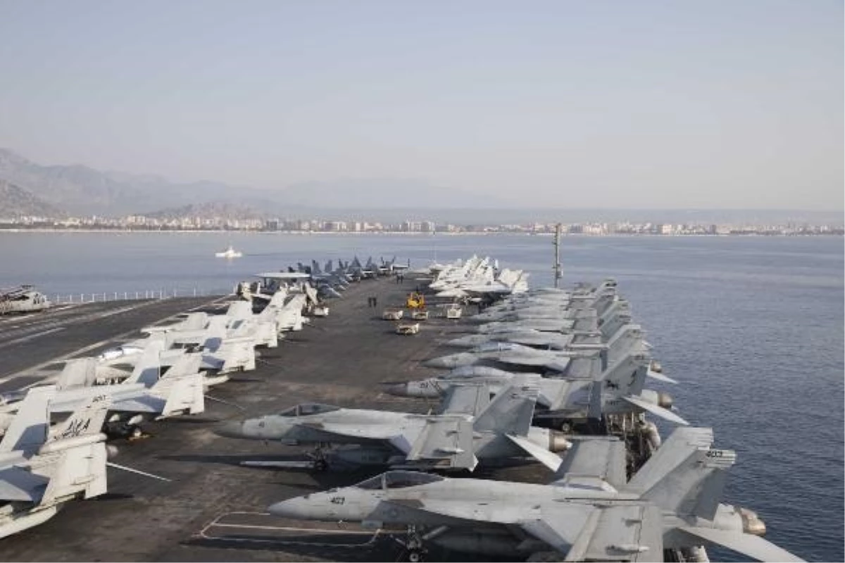 ABD Donanması’nın en yeni uçak gemisi Antalya’ya geldi