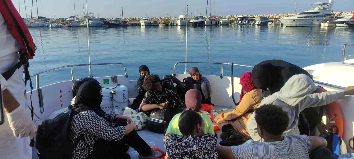 Ayvacık açıklarında Yunan unsurlarınca mevte terk edilen 36 kaçak göçmen kurtarıldı