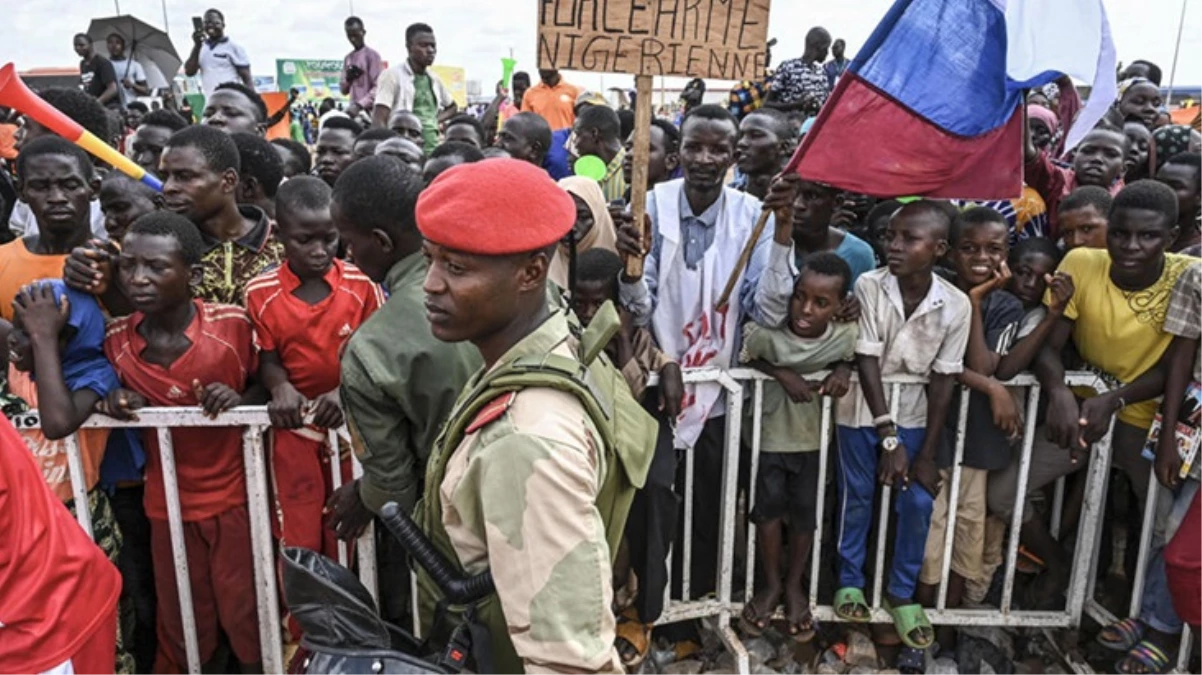 Gabon’da geçiş hükümetinin başkanı Cumhuriyet Muhafızları Kumandanı Nguema oldu