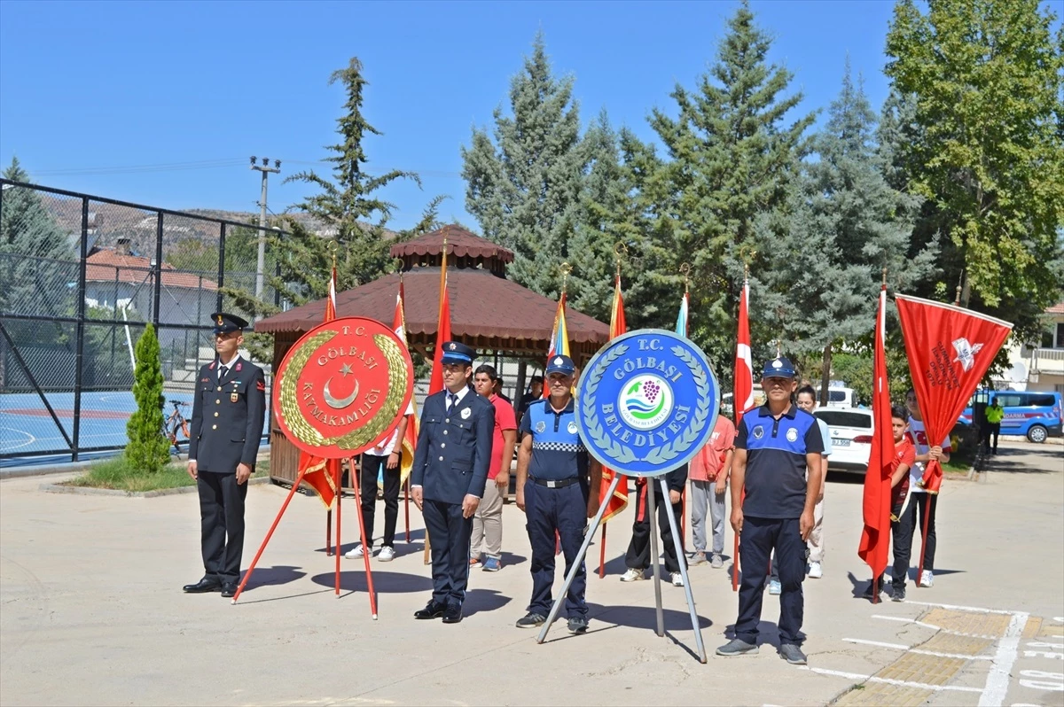 Gölbaşı ve Kahta’da Zafer Bayramı merasimleri düzenlendi