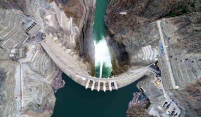 Su düzeyi 193 metreye ulaşan Yusufeli Barajı elektrik üretmeye hazırlanıyor