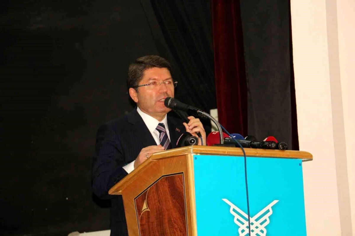 Adalet Bakanı Yılmaz Tunç: Darbecilerin yaptığı anayasadan kurtulma vakti geldi