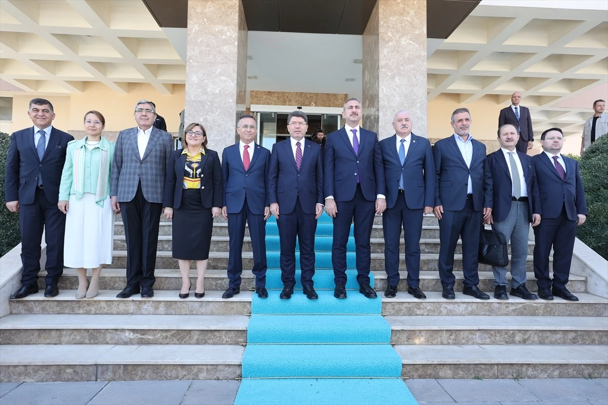 Adalet Bakanı Yılmaz Tunç, Sezgin Tanrıkulu hakkındaki soruşturma talebine müsaade verildi