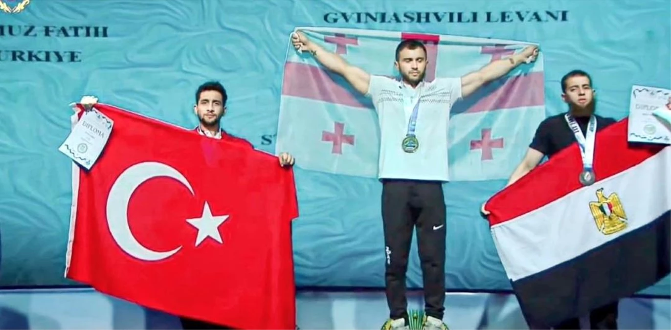 Adanalı bilek güreşçisi Fatih Kamuz Dünya Bilek Güreşi Şampiyonası’nda ikinci oldu