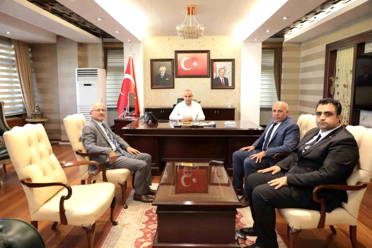 Ağrı Valisi Mustafa Koç, İyi Olsun Ziyaretleri Kapsamında Konuklarını Ağırladı