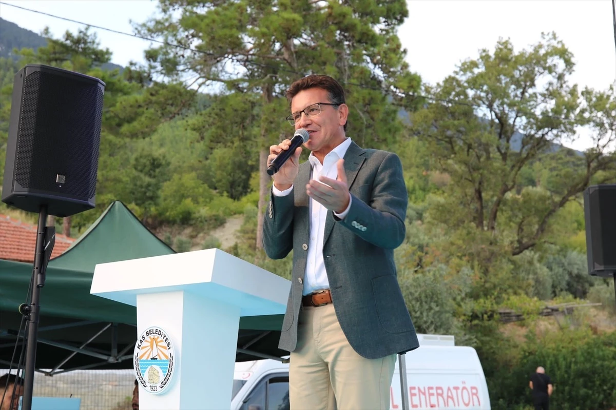 AK Parti Antalya Milletvekili Atay Uslu, Köyre Yöresel Eserler aktifliğine katıldı